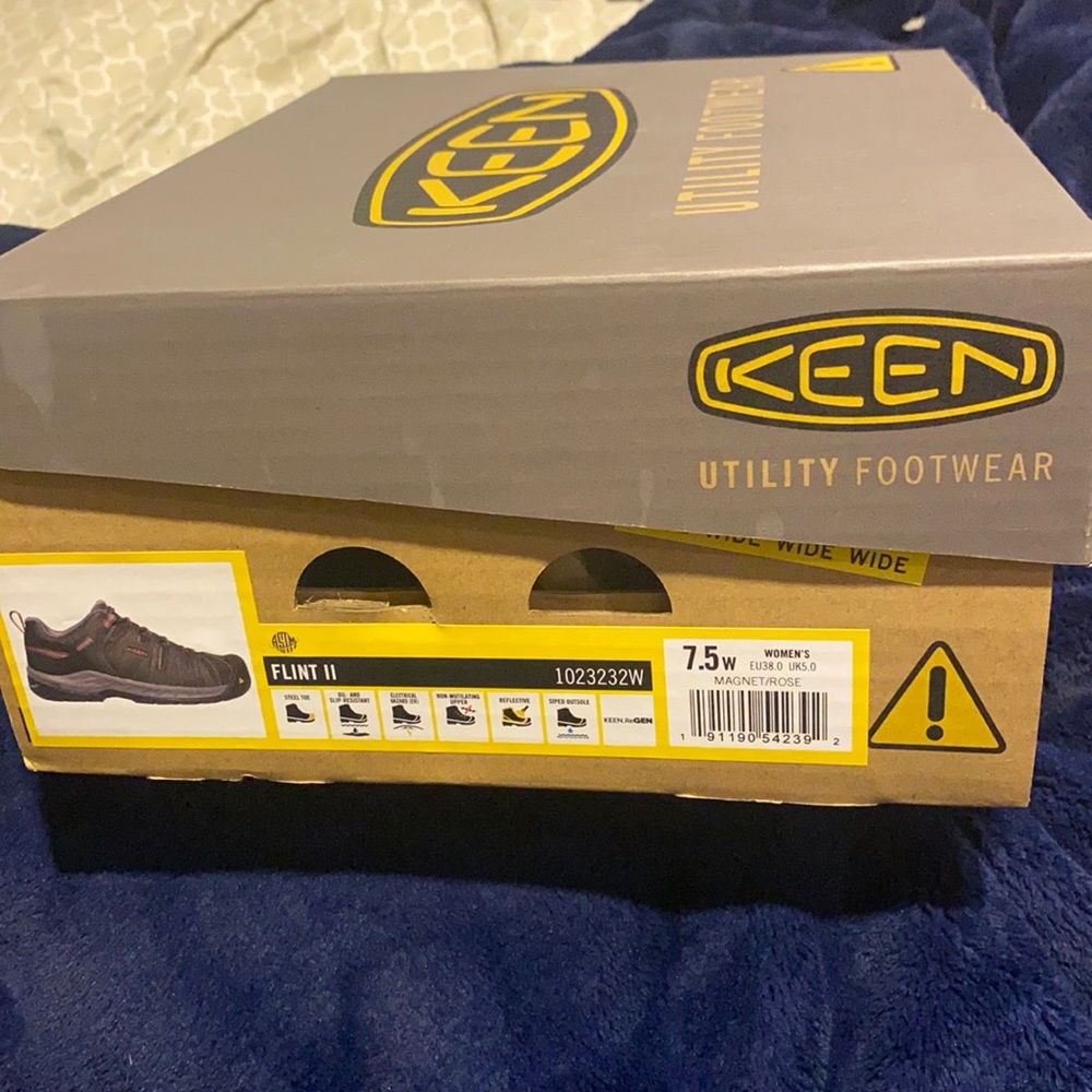 Keen steel toe woman shoes